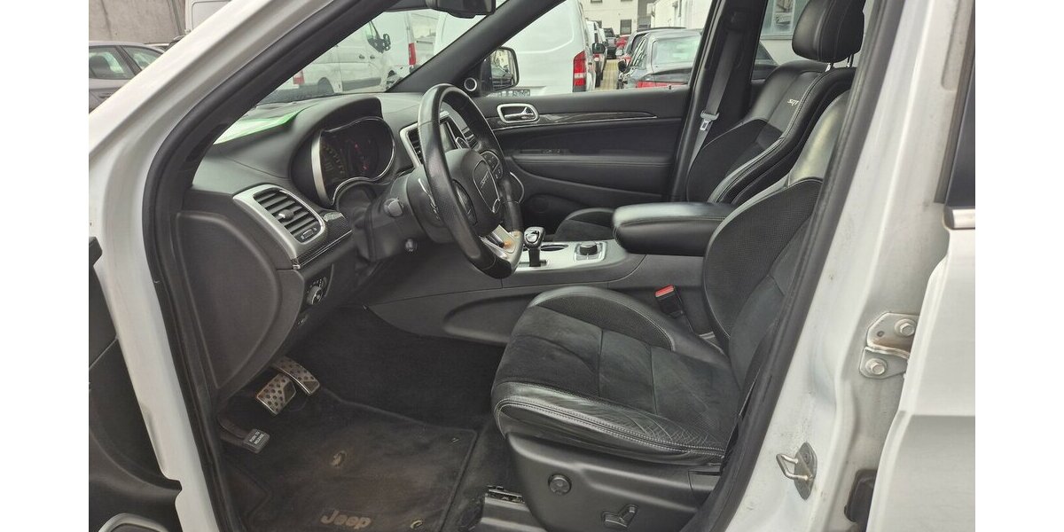 Jeep Grand Cherokee 6.4 V8 HEMI SRT 8-Gang Automatik 250.000 km 16.890 &euro; Rodgau 63110