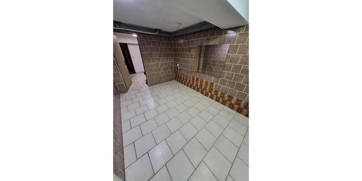 Lagerraum ca. 9 qm, U.G. zimmer