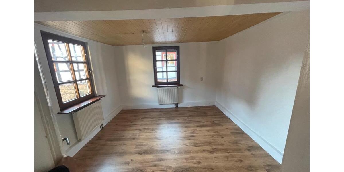 Einfamilienhaus Rosbach vor der Höhe - 3 Zimmer, 93 m&sup2;, 1.350&euro; | Angebot:26153607