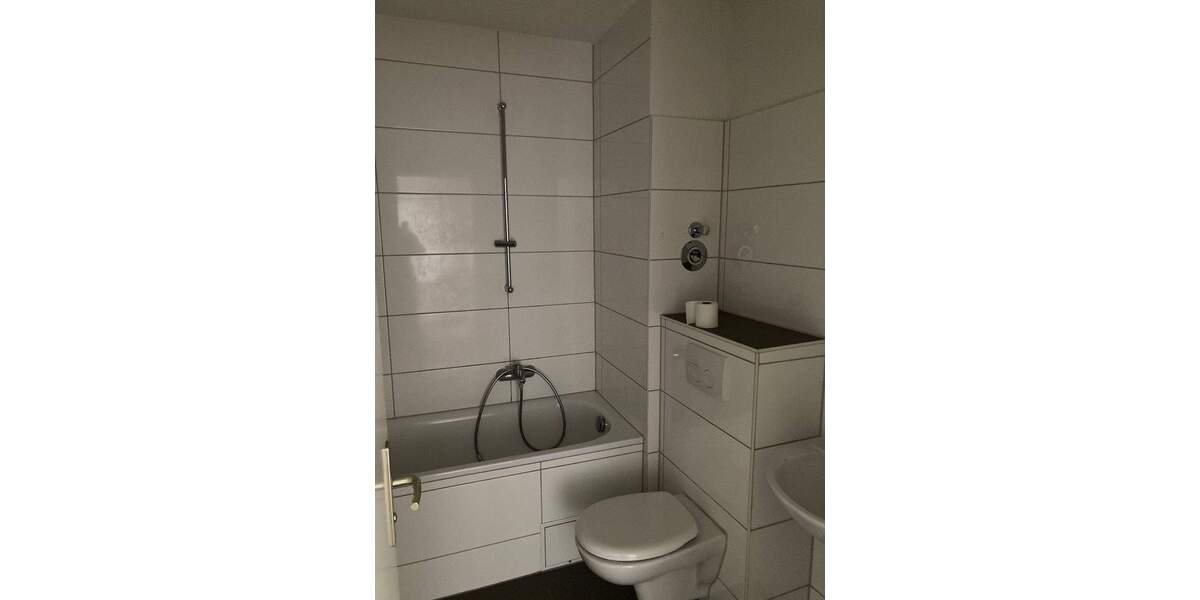 Für eine modernisierte Familienwohnung suchen wir neue Mieter! 4 zimmer