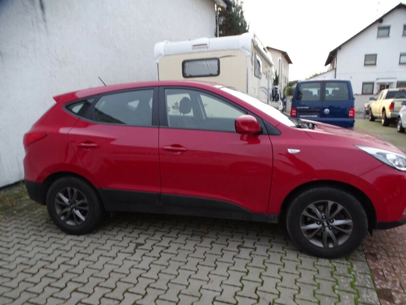 Hyundai ix35 FIFA World Cup Edition 2W,AHK 78.713 km 9.490 € Rodgau 63110