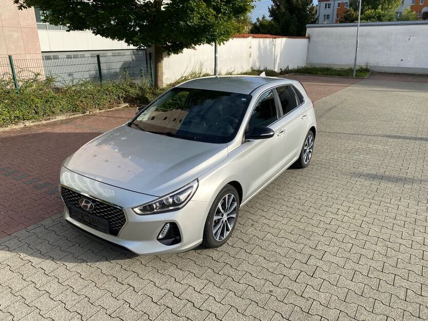 Hyundai i30 133.000 km 10.990 € Frankfurt am Main 60389