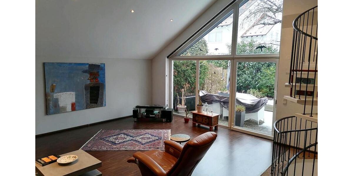 Besondere Immobilie mit zeitloser Architektur in ruhiger Lage 4 zimmer