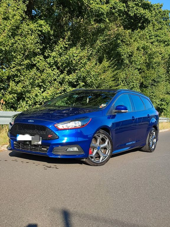 Ford Focus 119.400 km 14.490 € Oberursel 61440