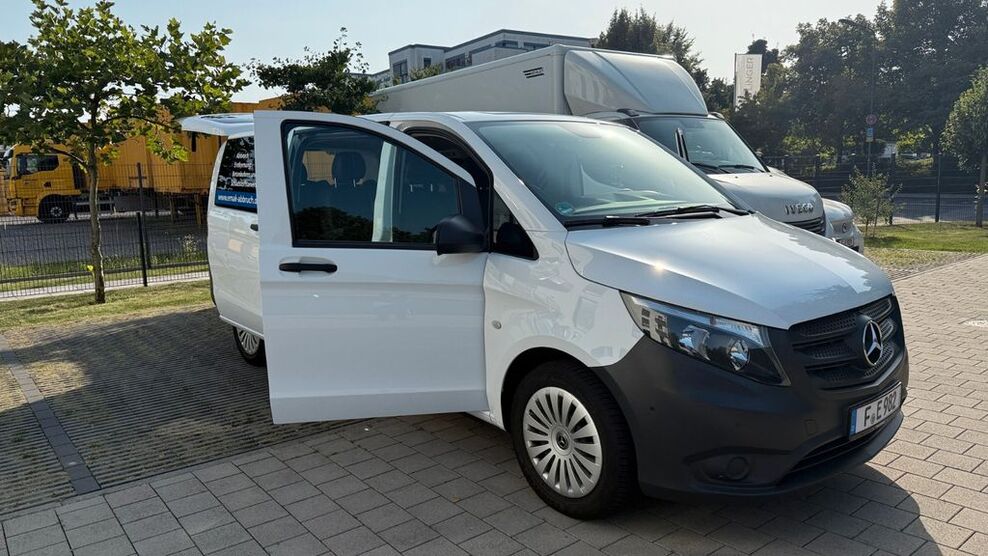 Mercedes-Benz Vito 32.000 km 43.500 € Frankfurt am Main 60437