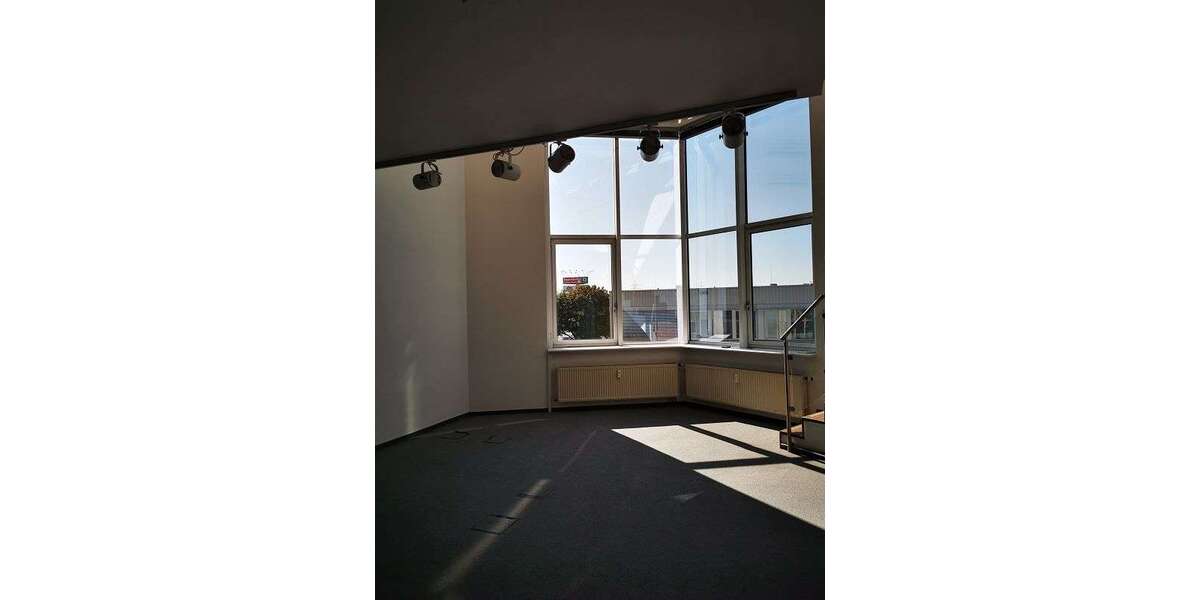 Büro in Kriftel 599 € 59 m² zimmer