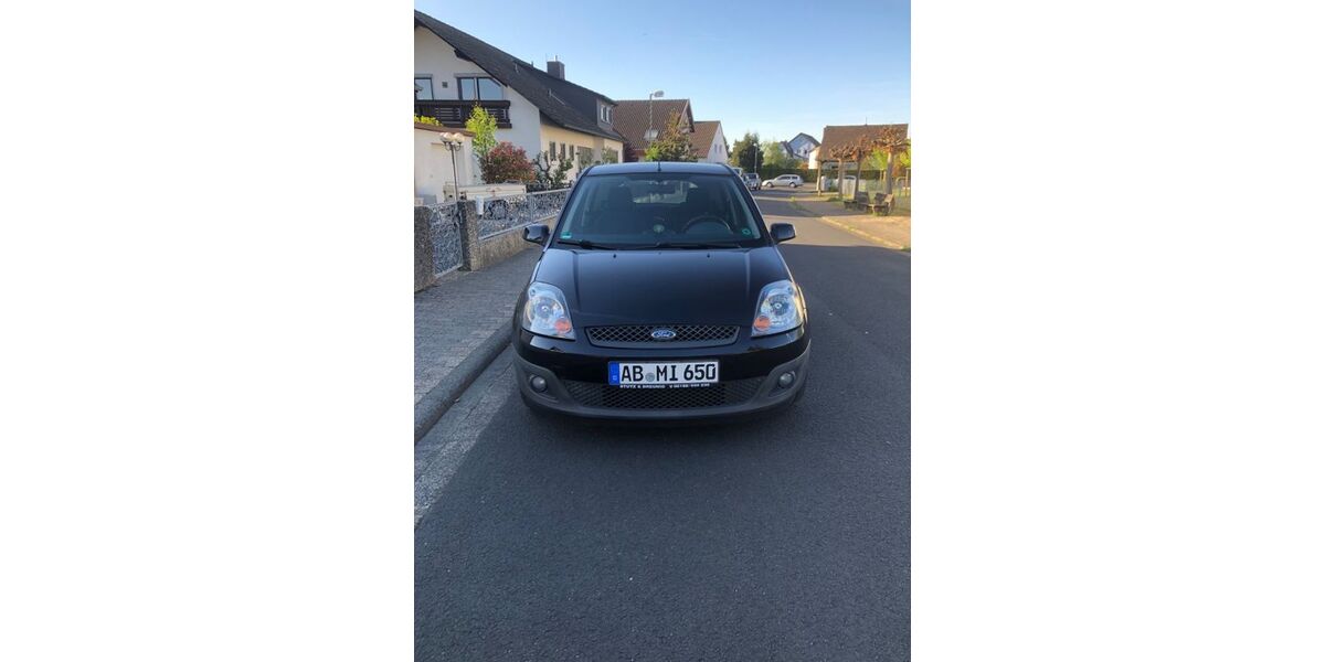 Ford Fiesta 93.723 km 3.700 &euro; Kahl 63796