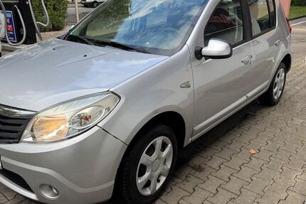 Dacia Sandero 133.177 km 1.499 € Frankfurt 60487