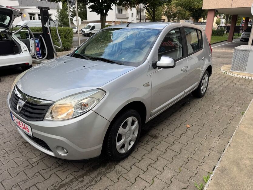 Dacia Sandero 133.177 km 1.499 € Frankfurt 60487