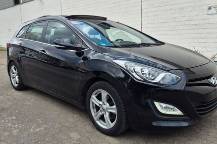 Hyundai i30 202.000 km 3.799 &euro; Kelkheim ( Taunus ) 65779