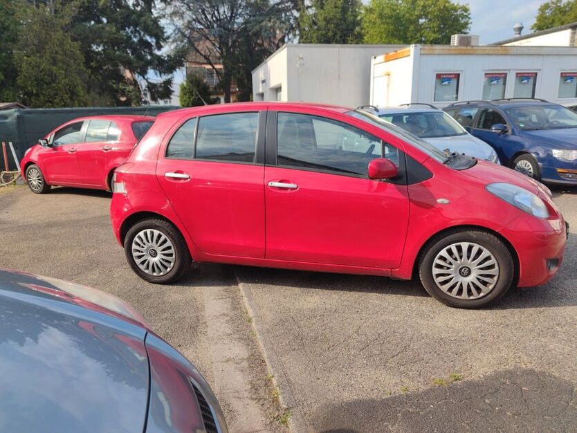 Toyota Corolla 174.000 km 2.800 € Frankfurt am Main 65933