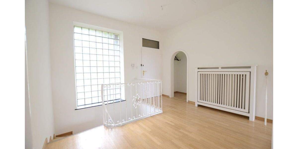 Einfamilienhaus Königstein im Taunus Falkenstein - 4 Zimmer, 150 m&sup2;, 2.380&euro; | Angebot:25697859