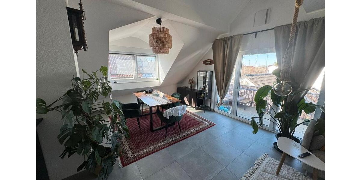 Dachgeschoßwohnung Darmstadt Bessungen - 3 Zimmer, 89 m&sup2;, 1.300&euro; | Angebot:26278187