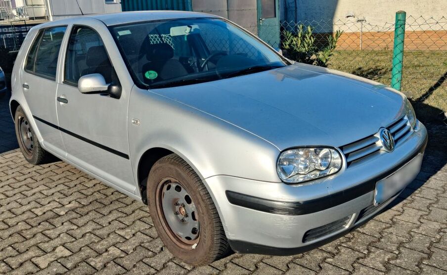 VW Golf 146.123 km 2.500 € Darmstadt 64289