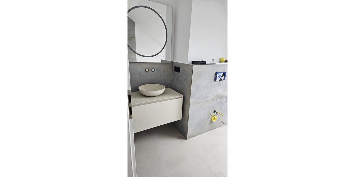 helle 4 Zimmer Wohnung im OG - 125m² 4 zimmer