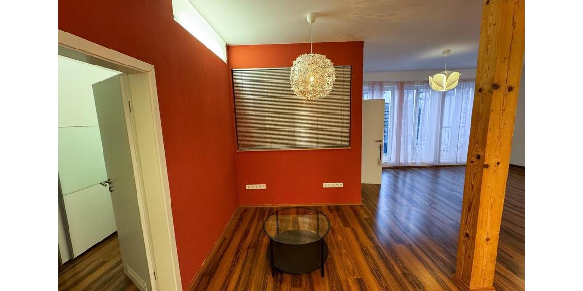 Loftartige 1-Zimmer-Wohnung (69 m²) im ruhigen Hinterhof 1 zimmer