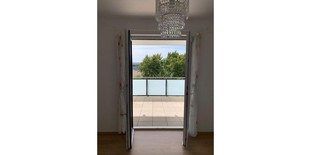 Von privat! Schöne 2-Zimmer-Wohnung mit Balkon & Tiefgarage in Kelsterbach 2 zimmer