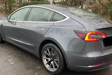 Tesla Model 3 159.000 km 21.999 &euro; Frankfurt 60313