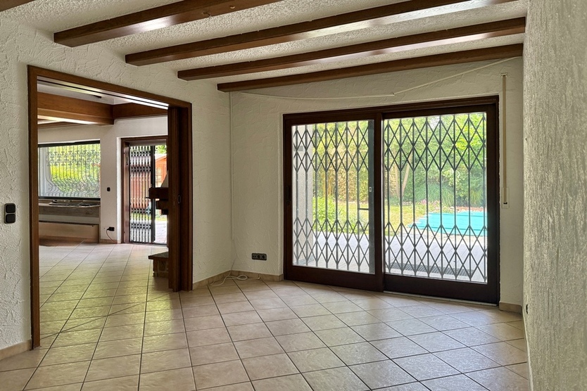 Repräsentativ und top gepflegt: Exclusive kleine Villa in Offenbach-Buchrain! 8 zimmer