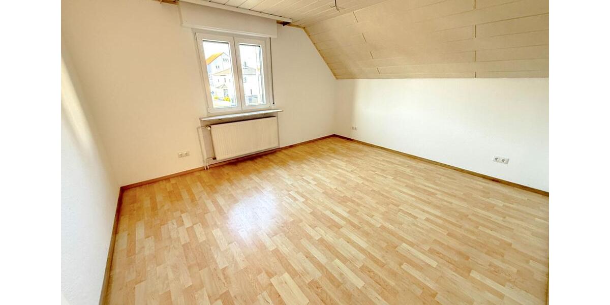 Dachgeschoßwohnung Mühlheim am Main - 3 Zimmer, 88 m&sup2;, 1.100&euro; | Angebot:26179818