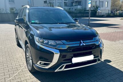 Mitsubishi Outlander 48.000 km 23.750 € Frankfurt am Main 60326