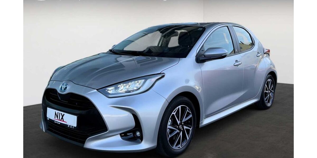 Toyota Yaris 32.368 km 20.570 &euro; Frankfurt 60314