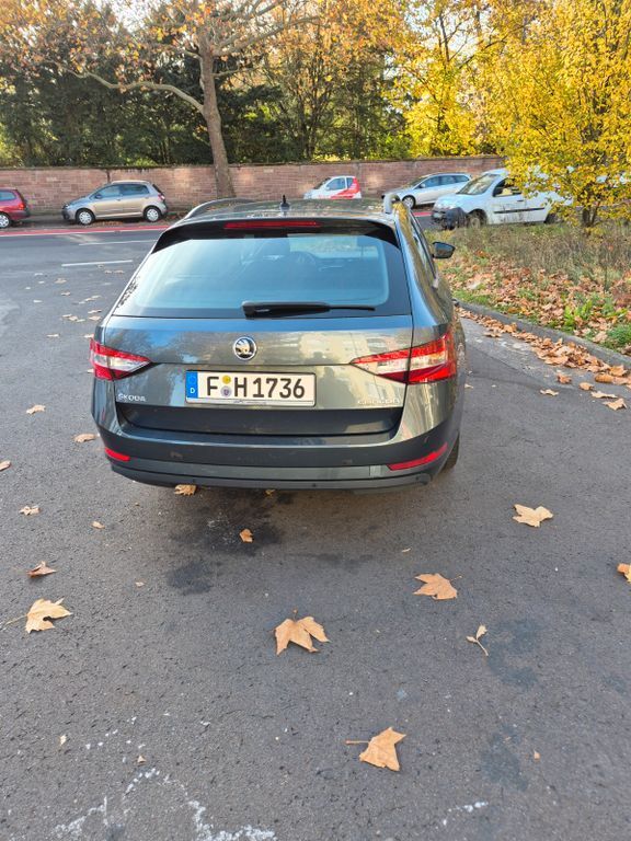 Skoda Superb 193.000 km 11.800 € Frankfurt a M 60435