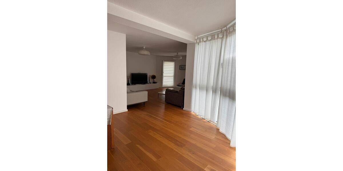 Etagenwohnung Hofheim am Taunus - 3.5 Zimmer, 115 m&sup2;, 1.500&euro; | Angebot:26265658