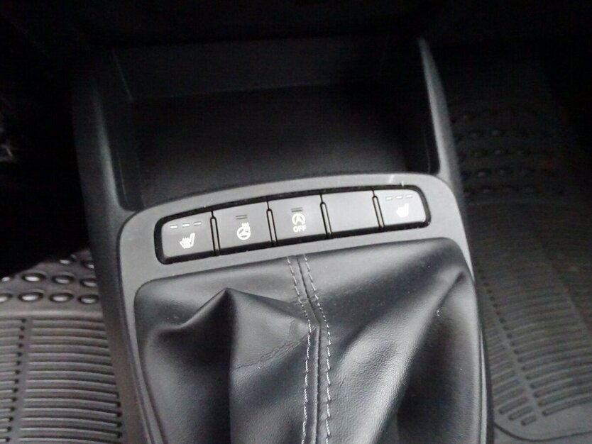 Hyundai i10 1,0l Edition 30 Klima, Spurhalteassistent, App 35.424 km 11.790 € Rodgau 63110