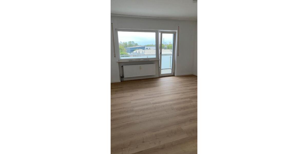 Etagenwohnung Hanau Großauheim - 3 Zimmer, 96 m&sup2;, 1.200&euro; | Angebot:26639022