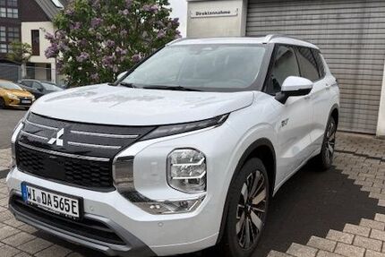 Mitsubishi Outlander 4.500 km 53.990 € Wiesbaden 65199