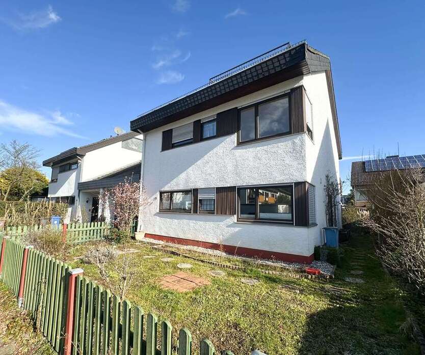 Haus zum Mieten in Kelkheim 1.990 € 178 m²