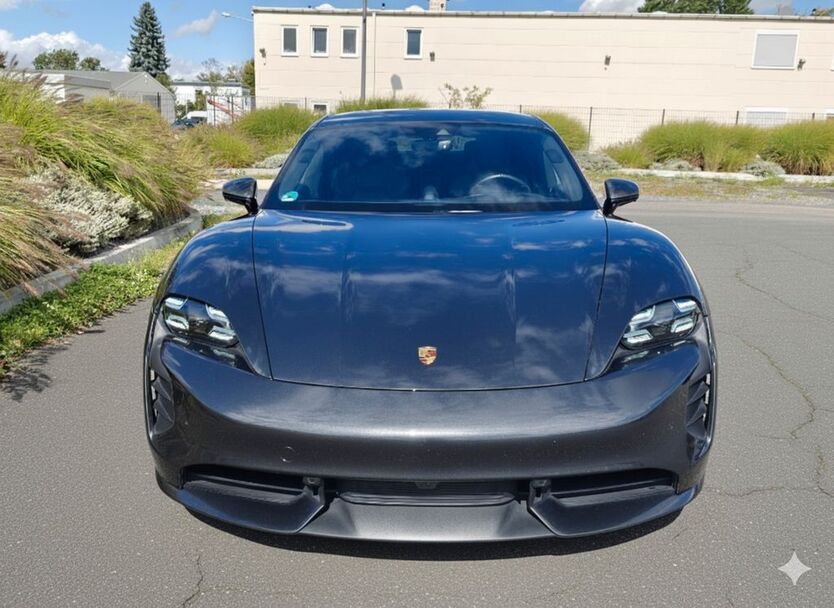 Porsche Taycan 77.600 km 67.490 € Mühlheim 63165
