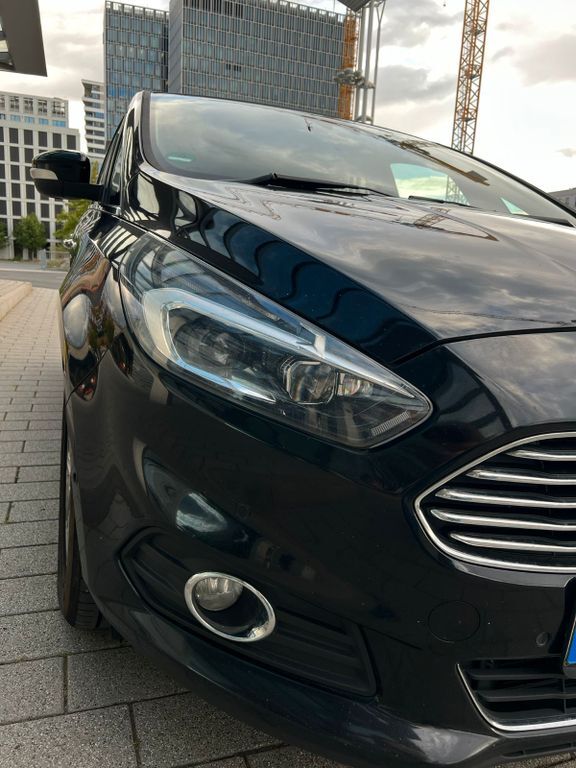 Ford S-Max 267.000 km 10.600 € Frankfurt 60486