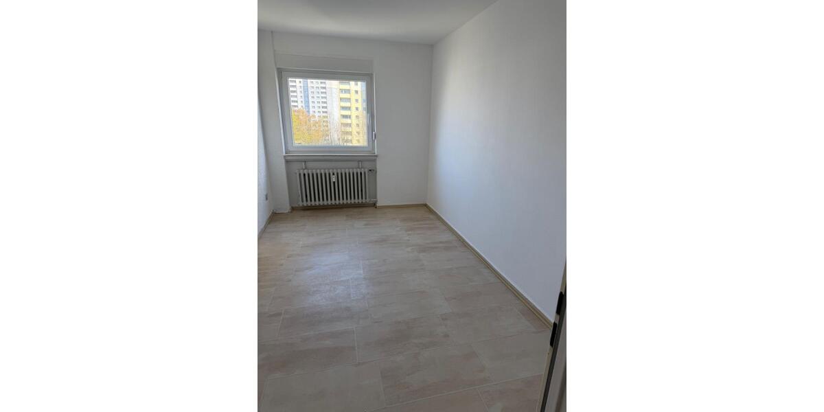 Etagenwohnung Steinbach (Taunus) - 4 Zimmer, 94 m&sup2;, 1.450&euro; | Angebot:25875044