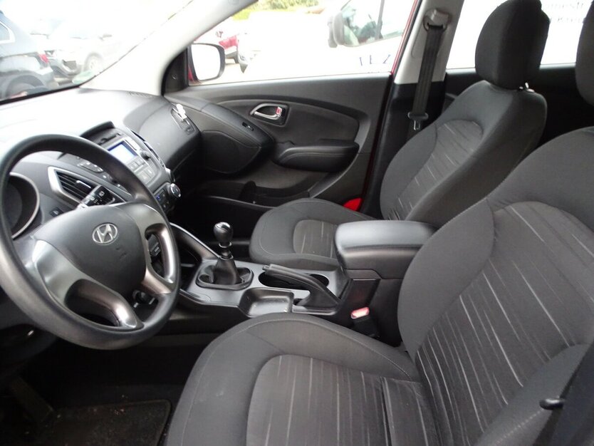 Hyundai ix35 FIFA World Cup Edition 2W,AHK 78.713 km 9.490 € Rodgau 63110