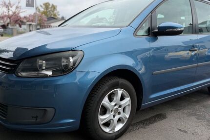 VW Touran 172.432 km 5.499 &euro; Frankfurt am Main 60386