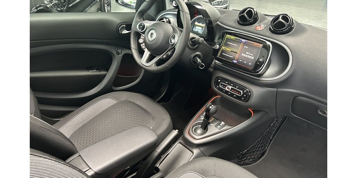 Smart ForTwo EQ CABRIO EXCLUSIVE-22KW-RÜCKFAHRKAMERA! 13.660 km 18.249 &euro; Groß-Umstadt 64823