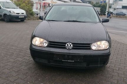 VW Golf 120.000 km 2.090 &euro; friedrichsdorf 61381