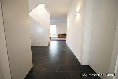 Einfamilienhaus Niederdorfelden - 7 Zimmer, 210 m&sup2;, 3.100&euro; | Angebot:25665446