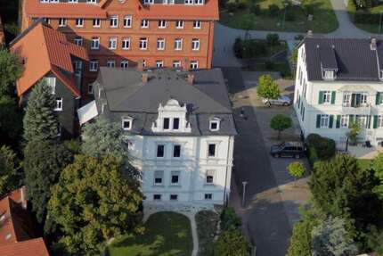 Büro in Friedrichsdorf 2.950 € 270 m²