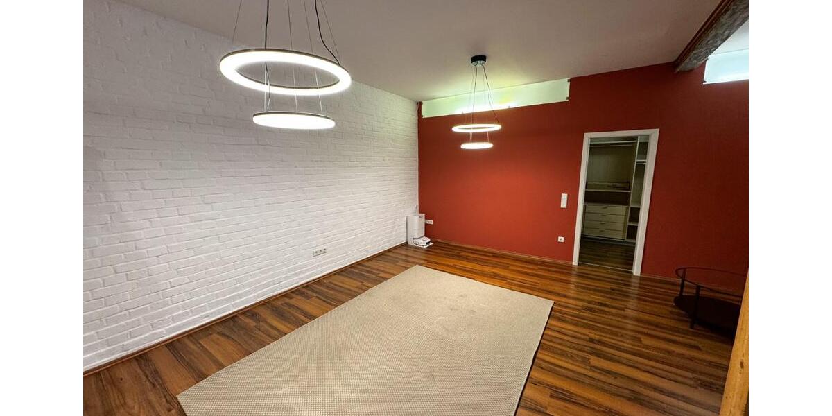 Loftartige 1-Zimmer-Wohnung (69 m²) im ruhigen Hinterhof 1 zimmer