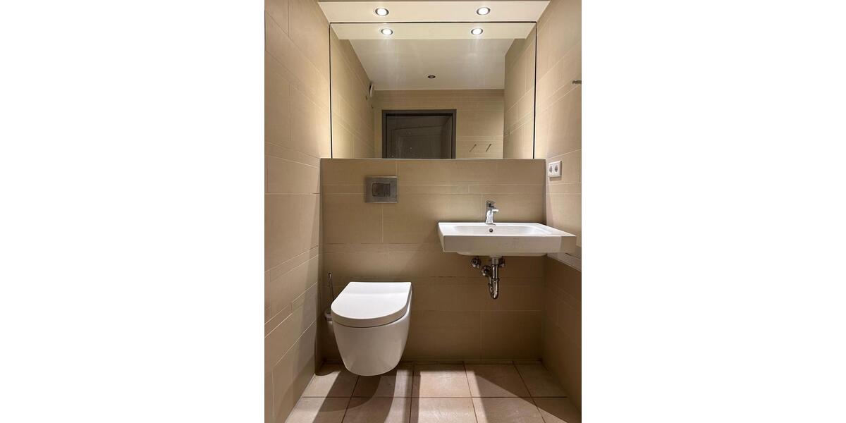 Etagenwohnung Hasselroth - 7 Zimmer, 200 m&sup2;, 2.500&euro; | Angebot:26557395