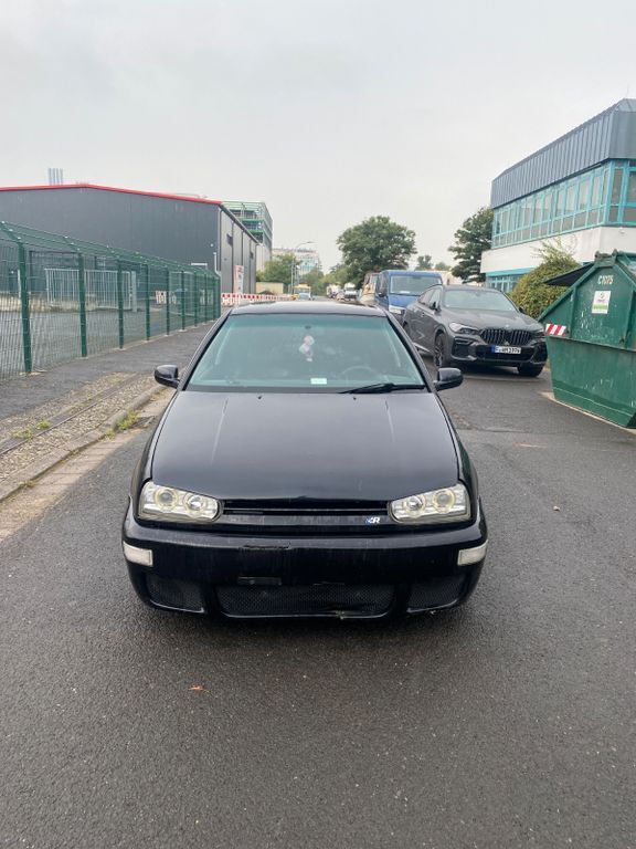 VW Golf 272.000 km 1.699 € Hanau 63457