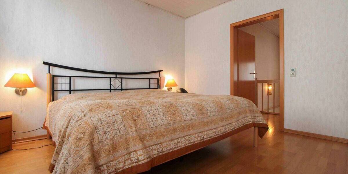 Einfamilienhaus Frankfurt am Main Rödelheim - 6 Zimmer, 175 m&sup2;, 749.000&euro; | Angebot:26275662