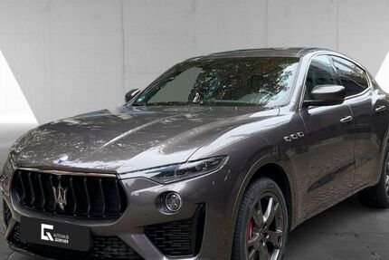 Maserati Levante 120.573 km 49.680 € Frankfurt 60314