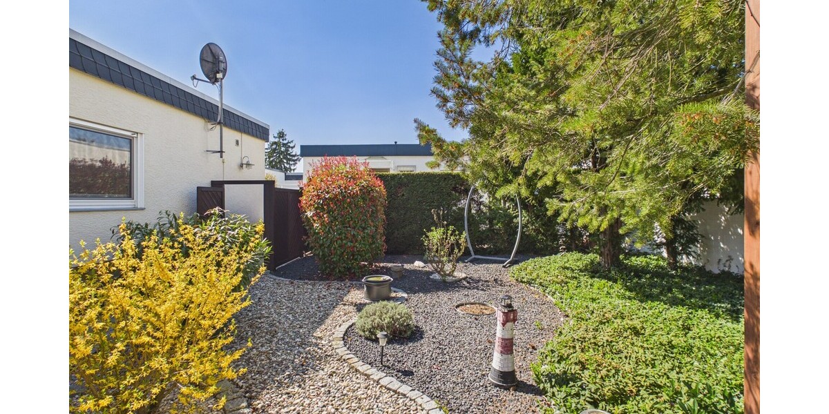 Einzigartiger Atrium-Bungalow in Maintal-Bischofsheim mit EBK, Traumgarten und Garage - Bungalow Maintal / Bischofsheim Bischofsheim | Angebot:26110603