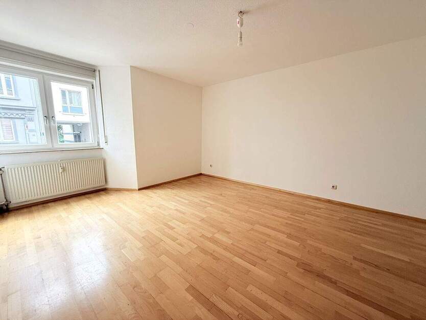 *TOP* Frankfurt-Bockenheim: Eigentumswohnung mit zusätzlichem Wohn-Hobbyraum und Stellplätzen 2 zimmer
