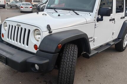 Jeep Wrangler 188.000 km 13.950 &euro; Rüsselsheim 65428