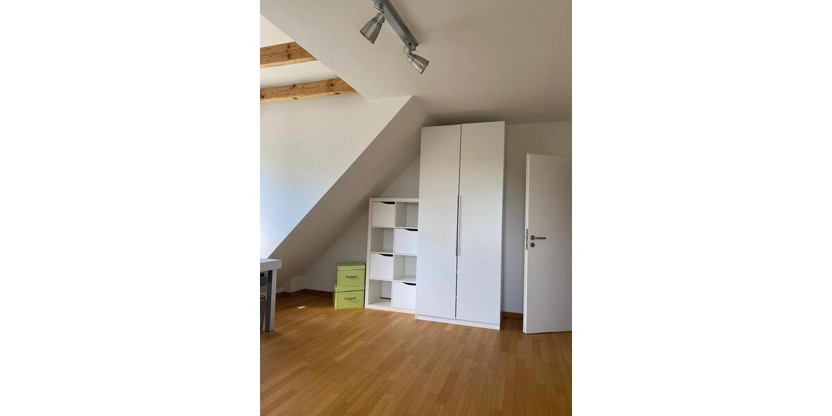 Dachgeschoßwohnung Dreieich - 3 Zimmer, 110 m&sup2;, 1.290&euro; | Angebot:26198781